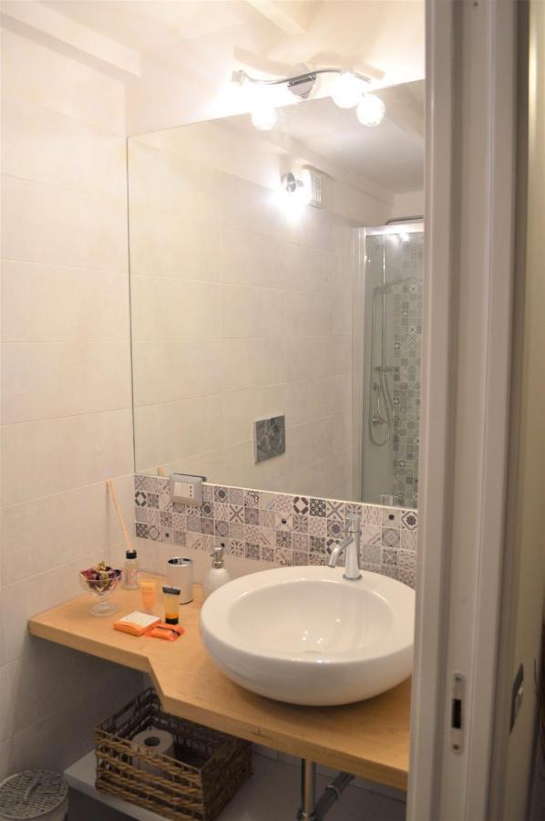 Domu 600 - Suite Mini Appartamento Cagliari Centro Storico エクステリア 写真