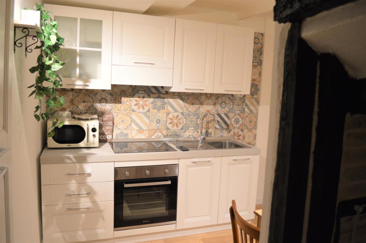 Domu 600 - Suite Mini Appartamento Cagliari Centro Storico エクステリア 写真