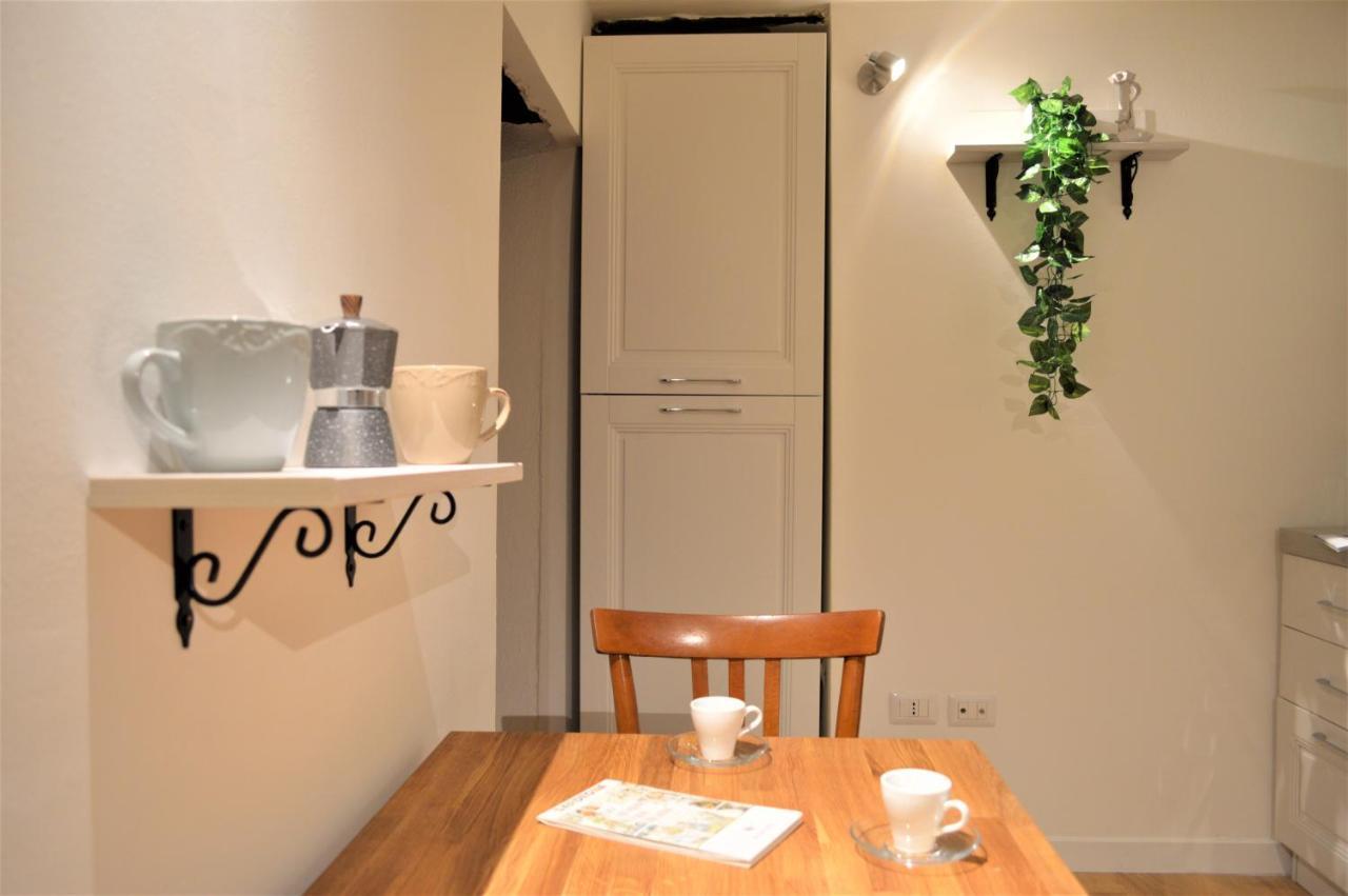 Domu 600 - Suite Mini Appartamento Cagliari Centro Storico エクステリア 写真