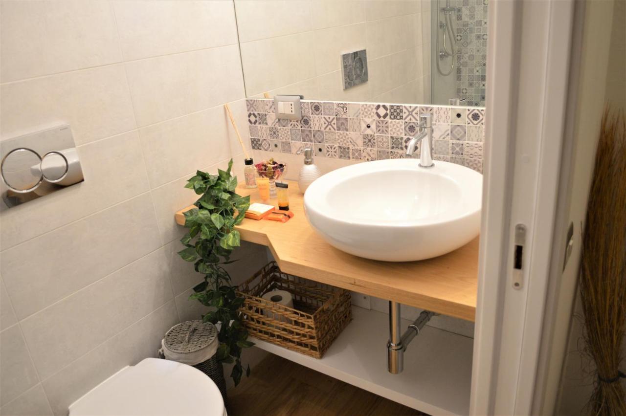 Domu 600 - Suite Mini Appartamento Cagliari Centro Storico エクステリア 写真