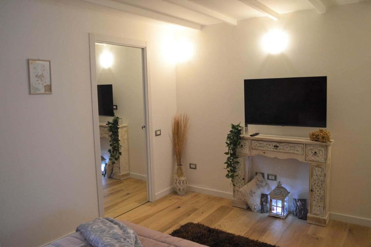 Domu 600 - Suite Mini Appartamento Cagliari Centro Storico エクステリア 写真