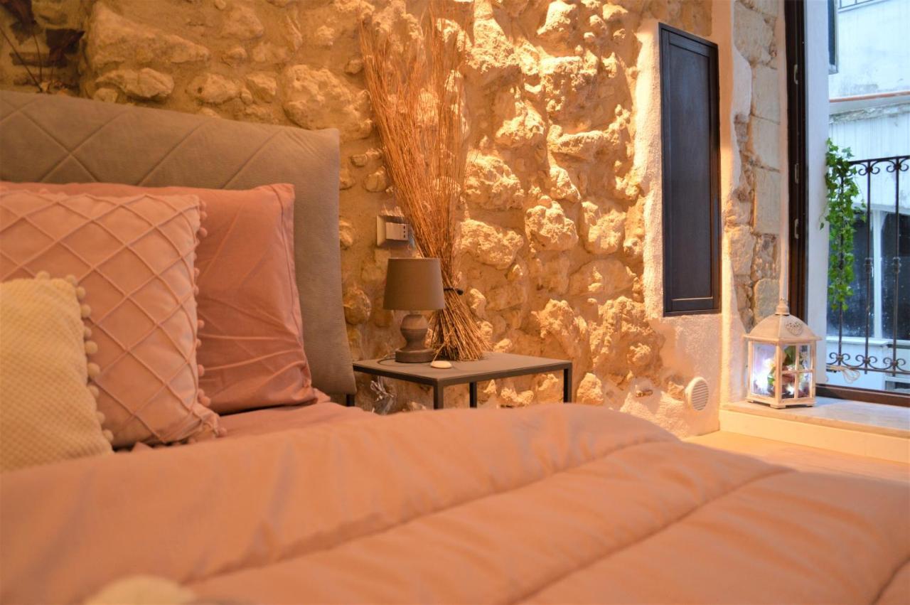 Domu 600 - Suite Mini Appartamento Cagliari Centro Storico エクステリア 写真