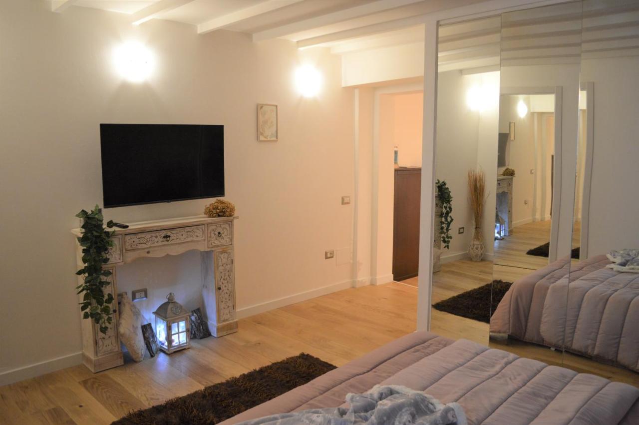 Domu 600 - Suite Mini Appartamento Cagliari Centro Storico エクステリア 写真