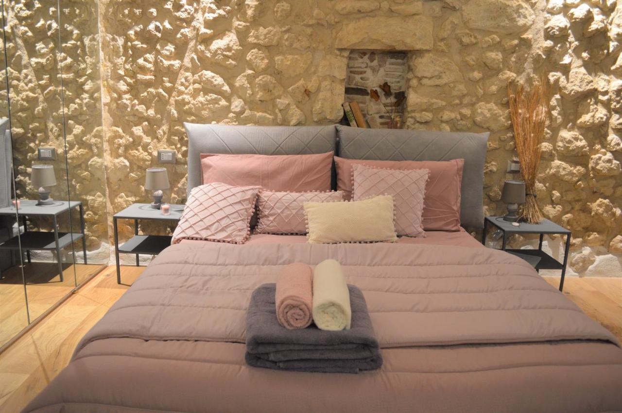 Domu 600 - Suite Mini Appartamento Cagliari Centro Storico エクステリア 写真