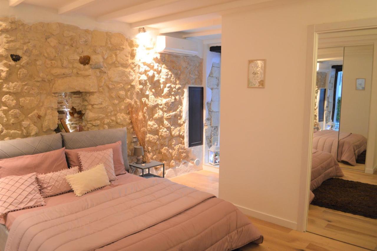 Domu 600 - Suite Mini Appartamento Cagliari Centro Storico エクステリア 写真