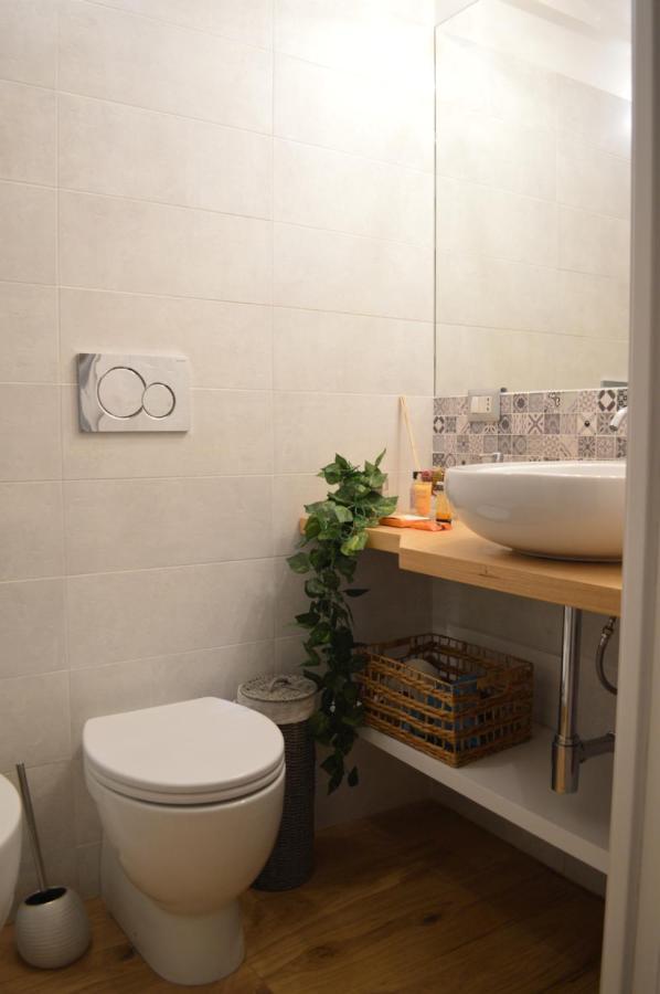 Domu 600 - Suite Mini Appartamento Cagliari Centro Storico エクステリア 写真