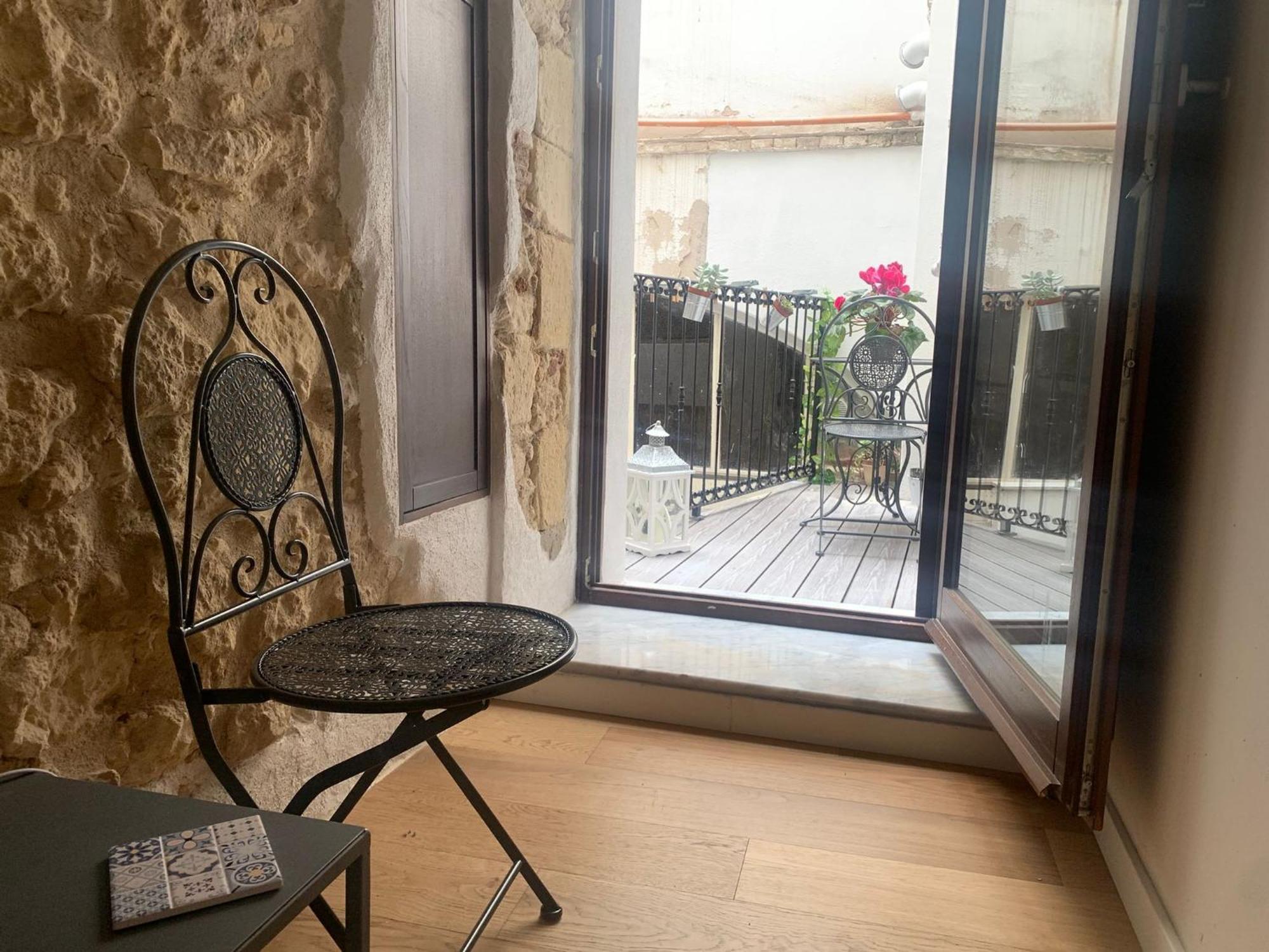 Domu 600 - Suite Mini Appartamento Cagliari Centro Storico エクステリア 写真